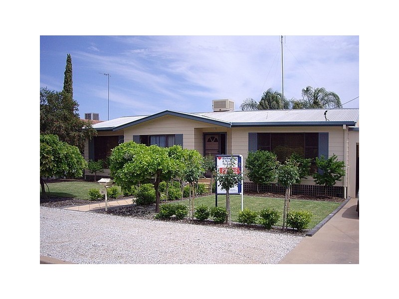 14 Lawson Street, Parkes NSW 2870