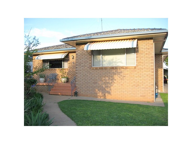 1 Hedgegrow Avenue, Parkes NSW 2870