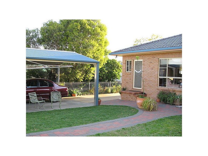 1 Hedgegrow Avenue, Parkes NSW 2870