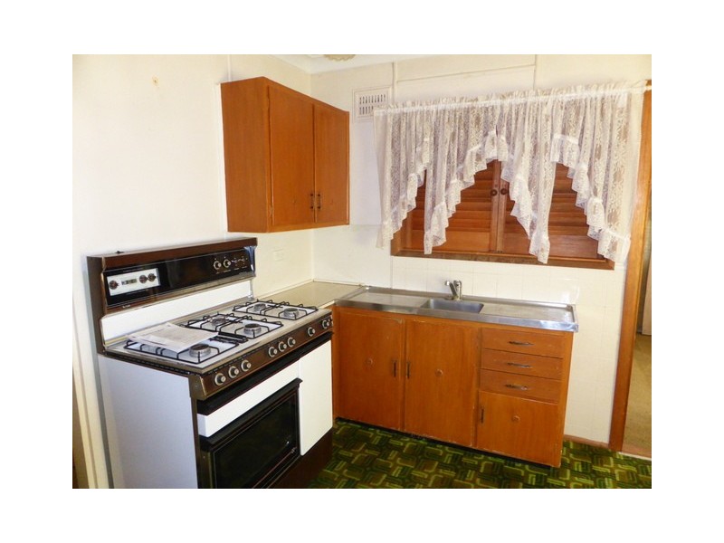 8 Fisher Street, Parkes NSW 2870