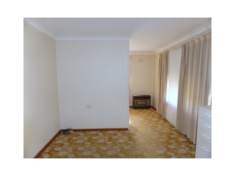 8 Fisher Street, Parkes NSW 2870