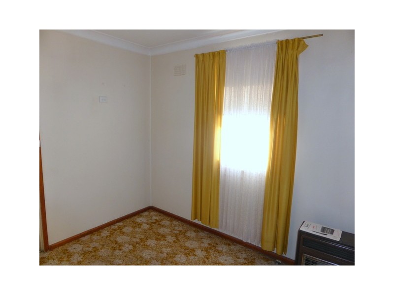 8 Fisher Street, Parkes NSW 2870