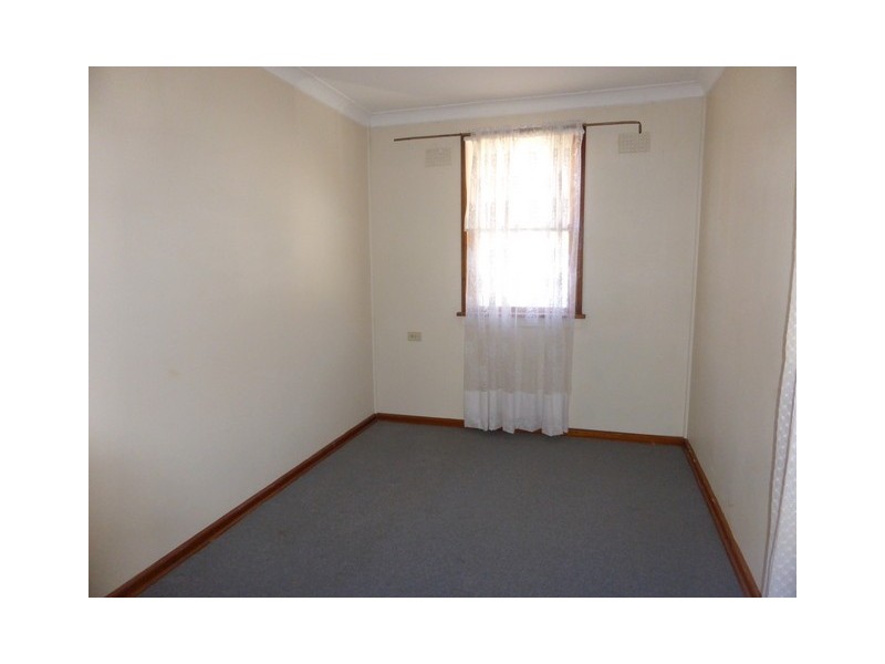 8 Fisher Street, Parkes NSW 2870