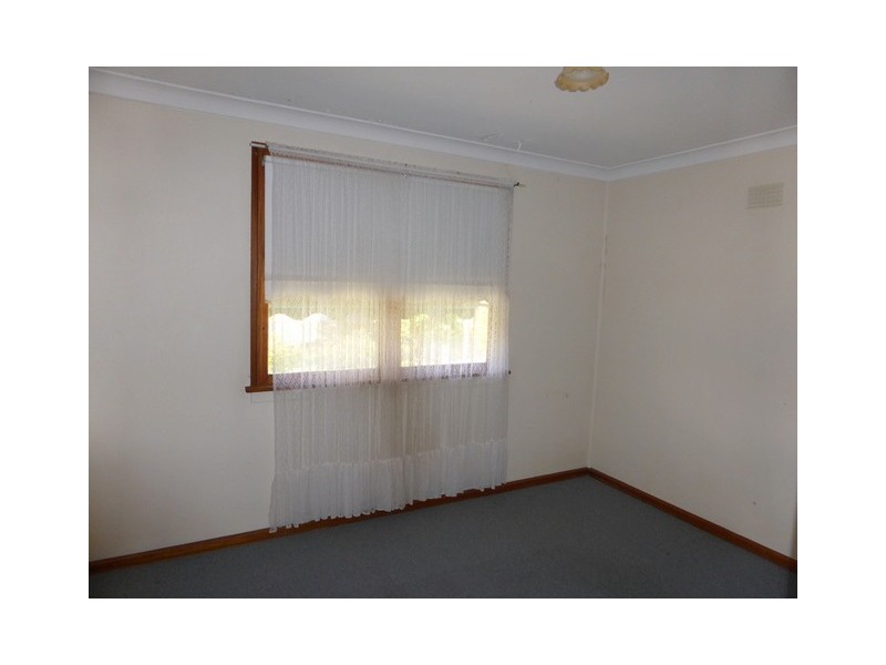 8 Fisher Street, Parkes NSW 2870
