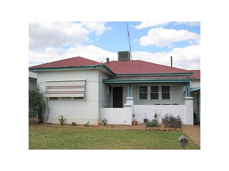 21 Waratah Street, Parkes NSW 2870
