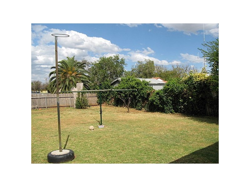 21 Waratah Street, Parkes NSW 2870