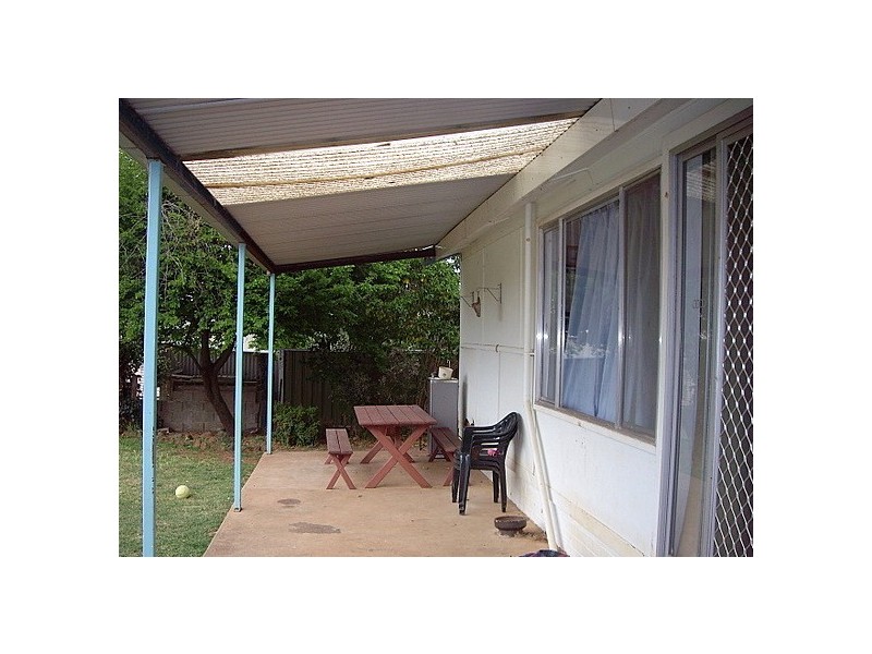 21 Waratah Street, Parkes NSW 2870