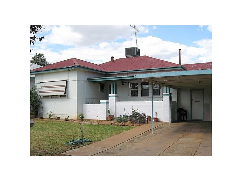 21 Waratah Street, Parkes NSW 2870