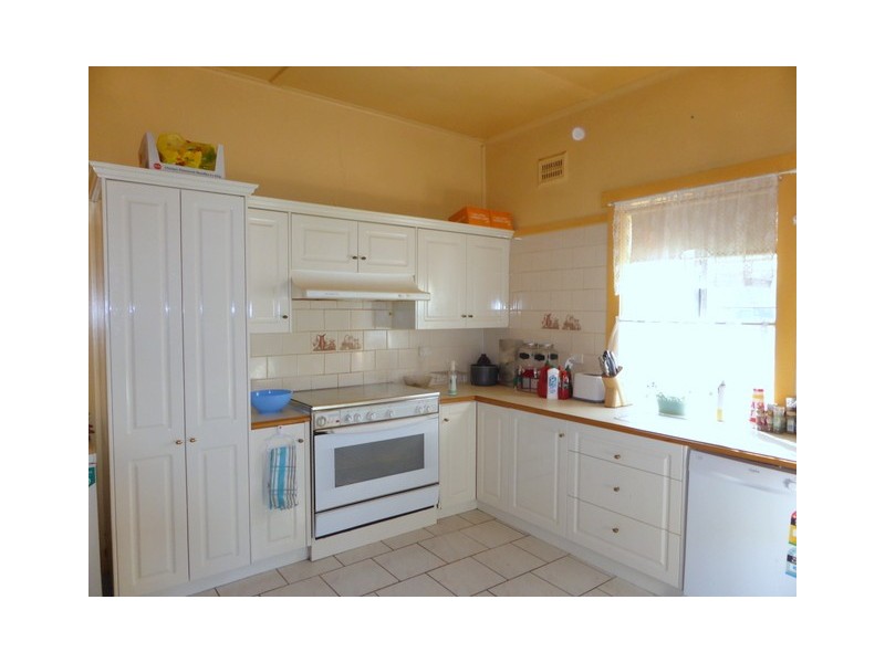 63 Bushman Street, Parkes NSW 2870