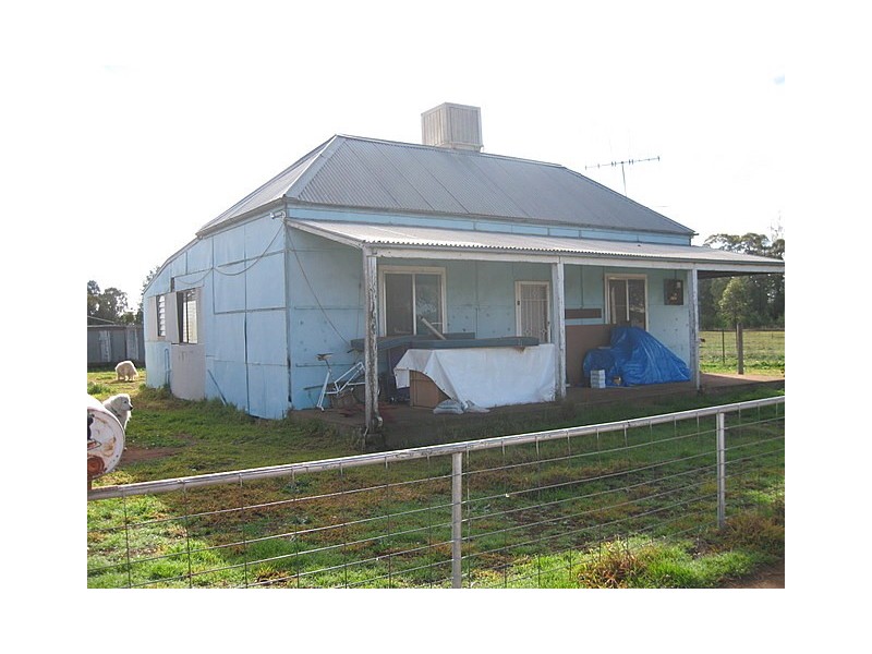 3 Mentone Street, Trundle NSW 2875