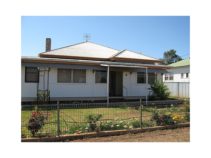 47 Howard Street, Peak Hill NSW 2869