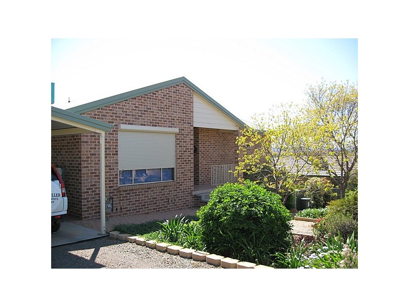 16 Vaucluse Place, Parkes NSW 2870