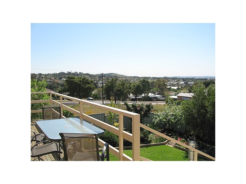 16 Vaucluse Place, Parkes NSW 2870