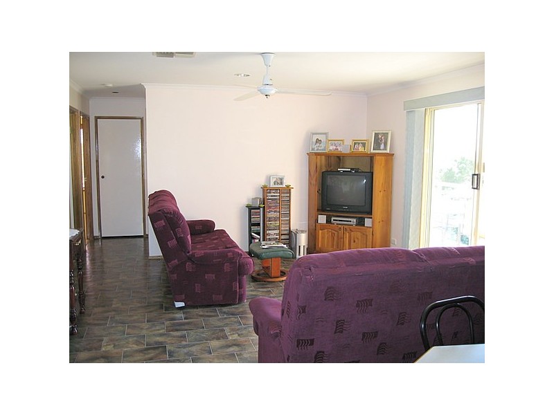 16 Vaucluse Place, Parkes NSW 2870