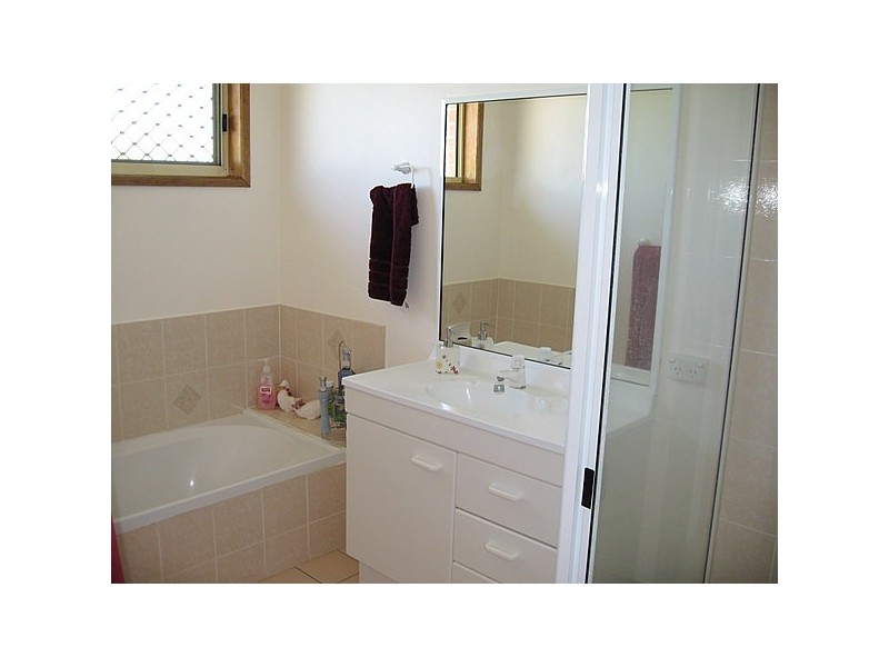 16 Vaucluse Place, Parkes NSW 2870