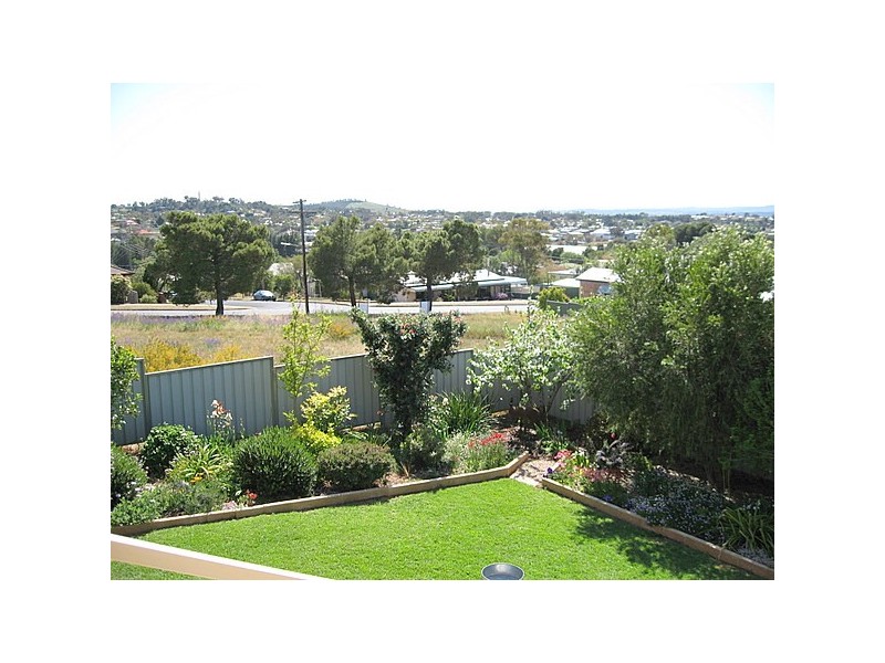 16 Vaucluse Place, Parkes NSW 2870