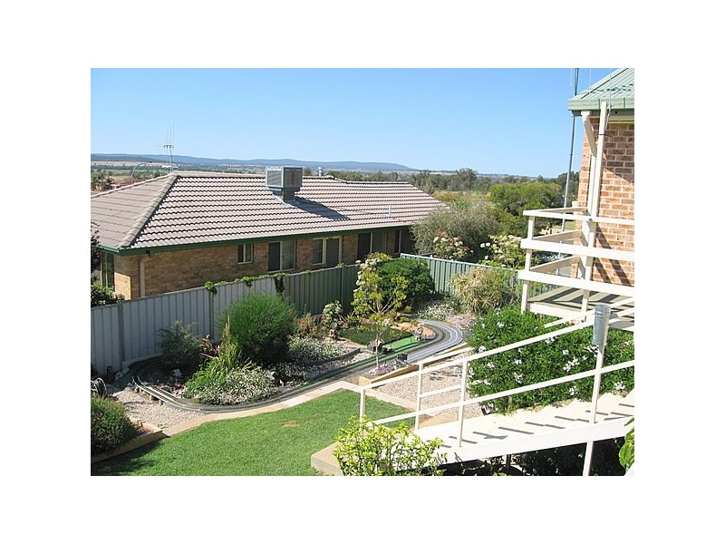 16 Vaucluse Place, Parkes NSW 2870