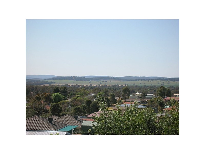 16 Vaucluse Place, Parkes NSW 2870
