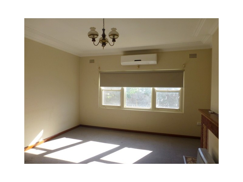 387 Clarinda Street, Parkes NSW 2870