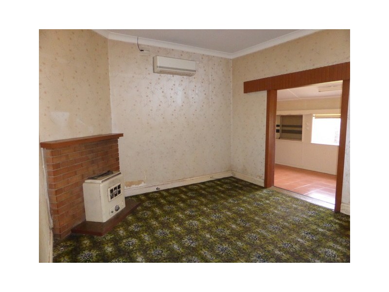 11 Bogan Street, Parkes NSW 2870