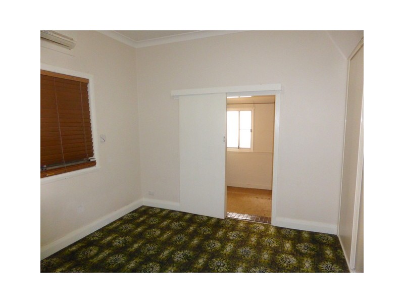 11 Bogan Street, Parkes NSW 2870