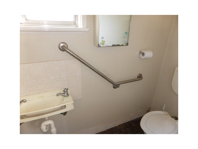 11 Bogan Street, Parkes NSW 2870