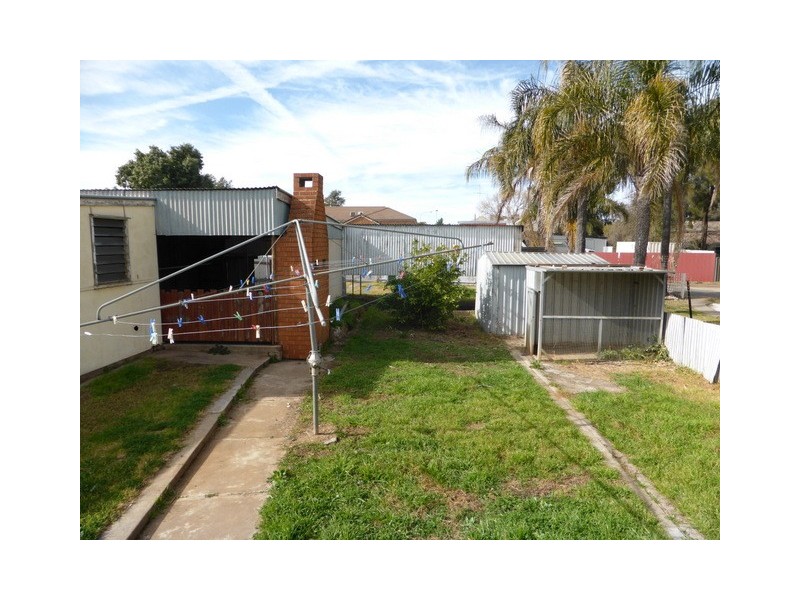 11 Bogan Street, Parkes NSW 2870