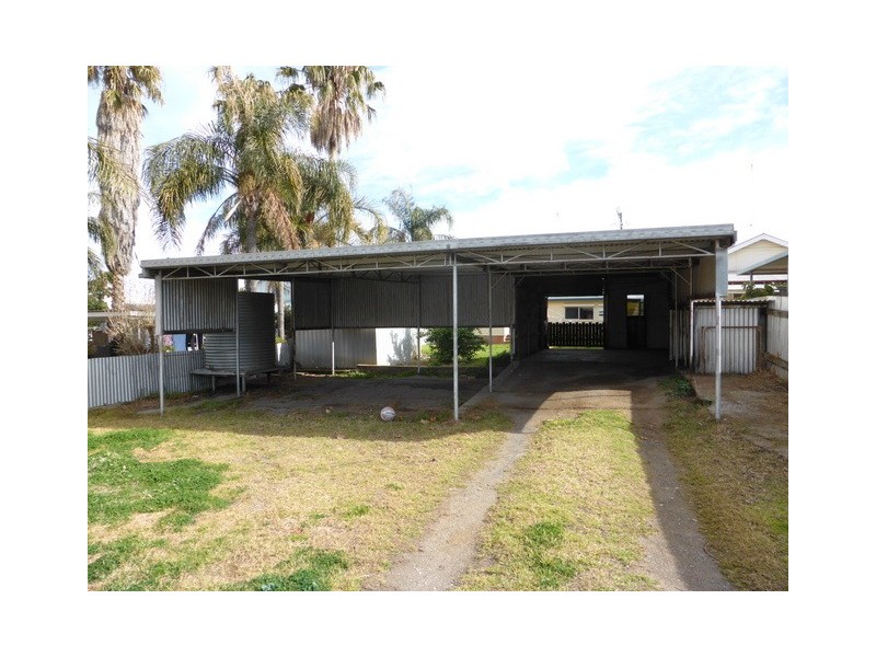 11 Bogan Street, Parkes NSW 2870