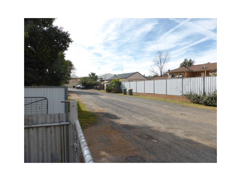 11 Bogan Street, Parkes NSW 2870