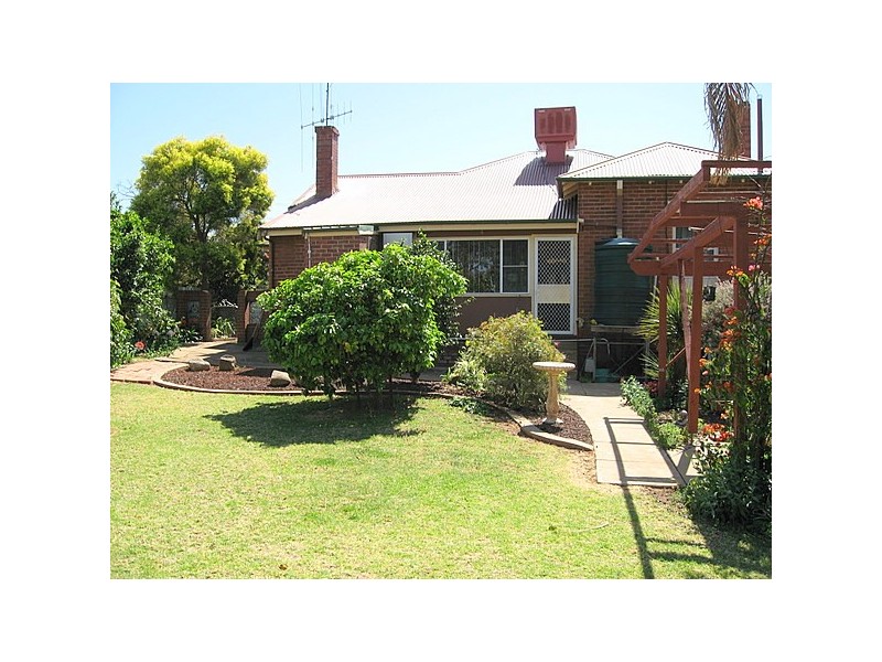 65 Orange Street, Parkes NSW 2870