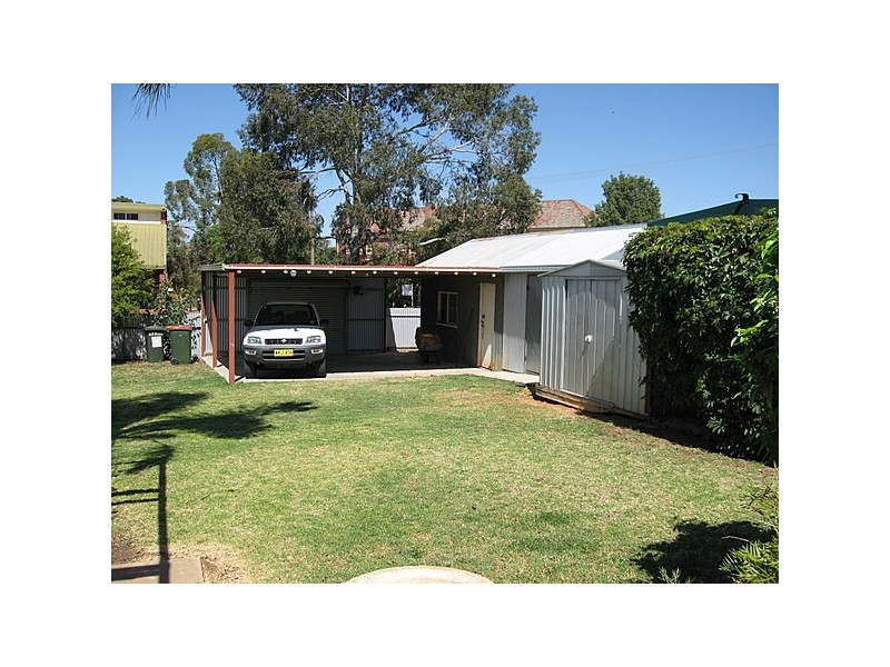 65 Orange Street, Parkes NSW 2870
