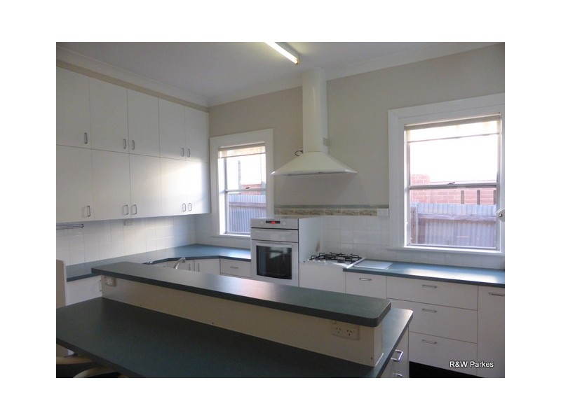 65 Hill Street, Parkes NSW 2870