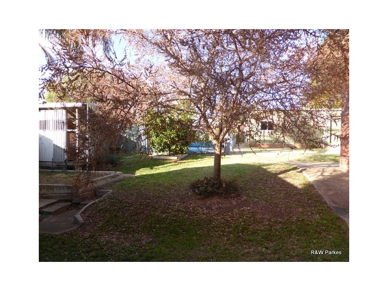 65 Hill Street, Parkes NSW 2870