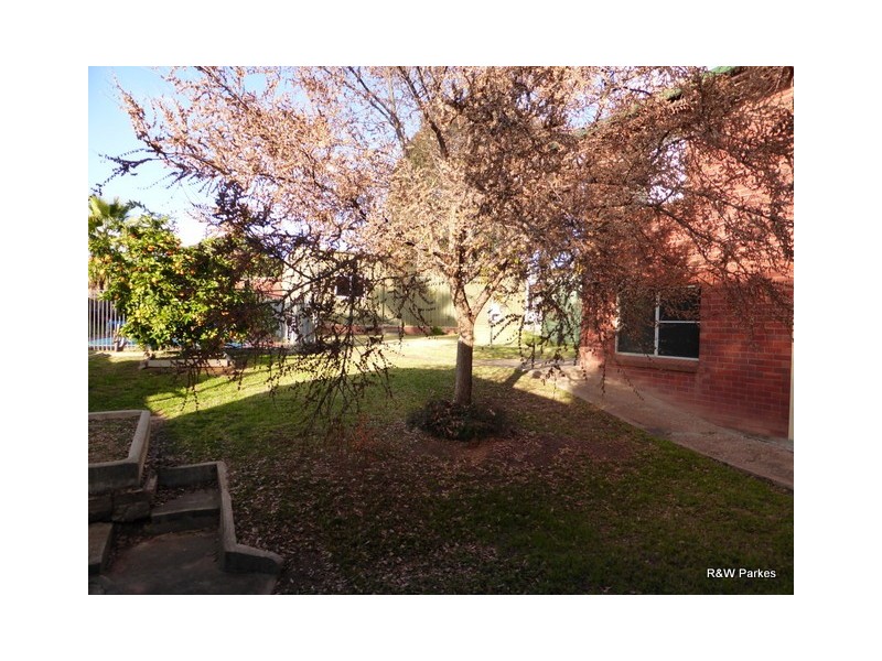 65 Hill Street, Parkes NSW 2870