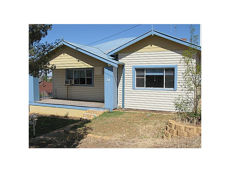 24 High Street, Parkes NSW 2870