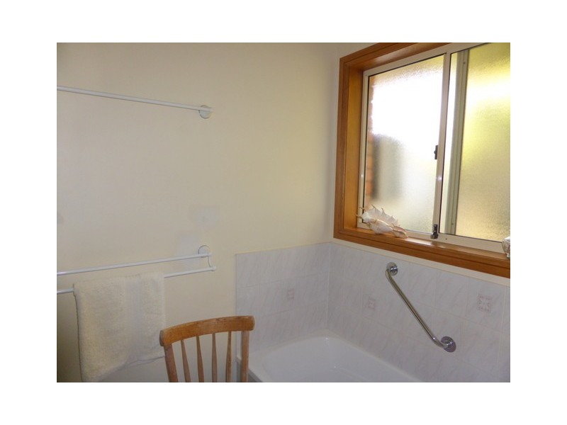 27 Blaxland Street, Parkes NSW 2870