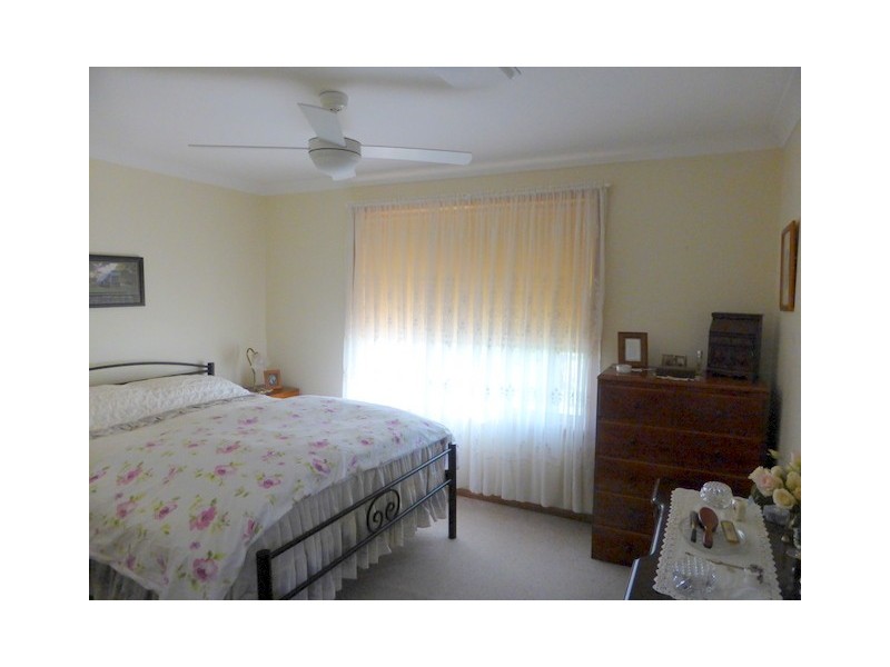 27 Blaxland Street, Parkes NSW 2870