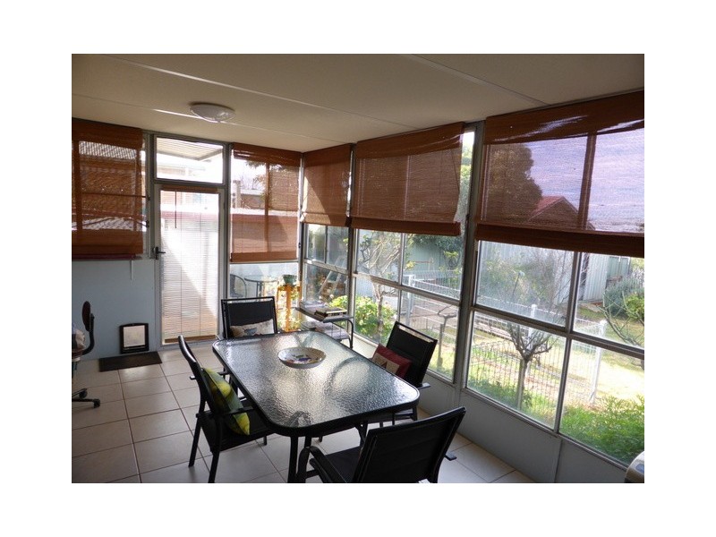 27 Blaxland Street, Parkes NSW 2870