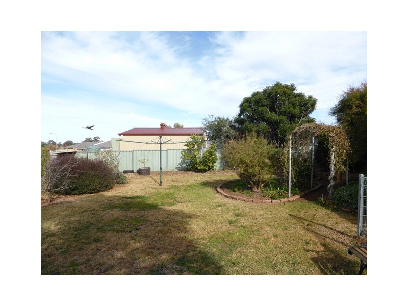 27 Blaxland Street, Parkes NSW 2870
