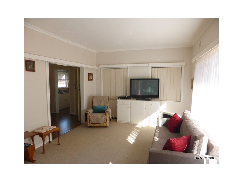 15 Victoria Street, Parkes NSW 2870