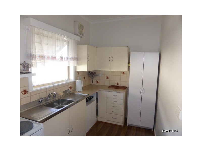 15 Victoria Street, Parkes NSW 2870