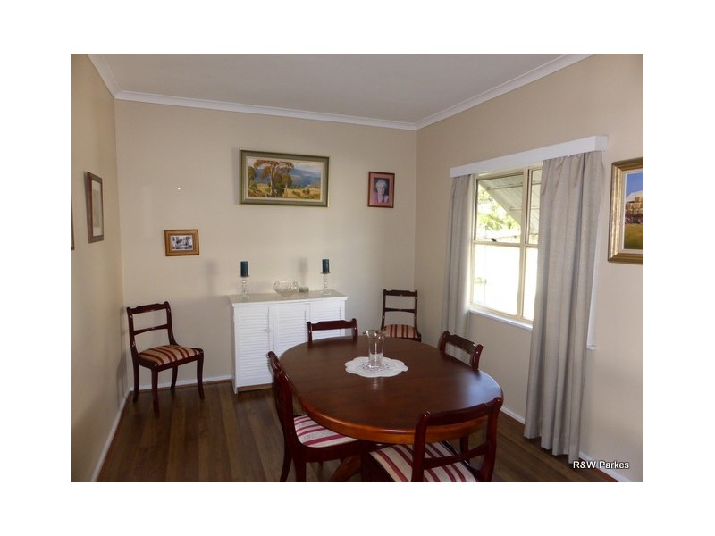 15 Victoria Street, Parkes NSW 2870