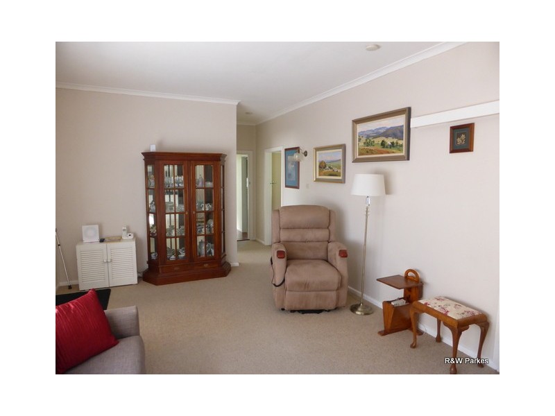 15 Victoria Street, Parkes NSW 2870