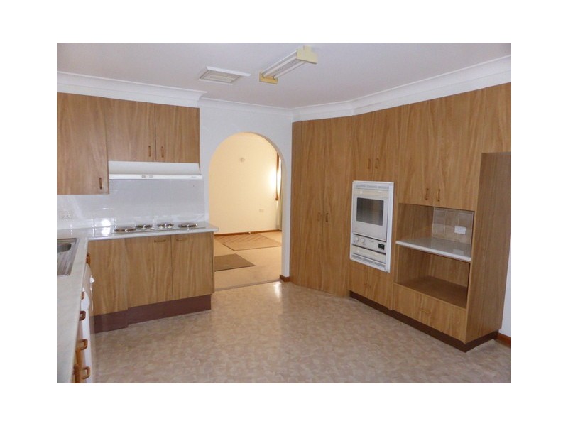 12 Werona Place, Parkes NSW 2870