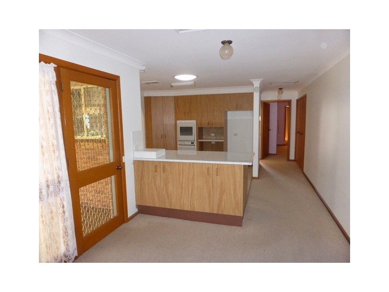 12 Werona Place, Parkes NSW 2870