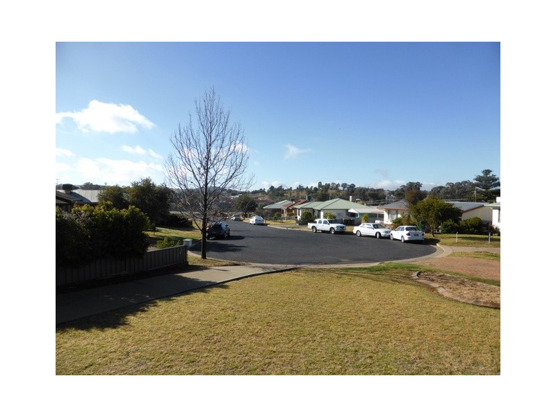 12 Werona Place, Parkes NSW 2870