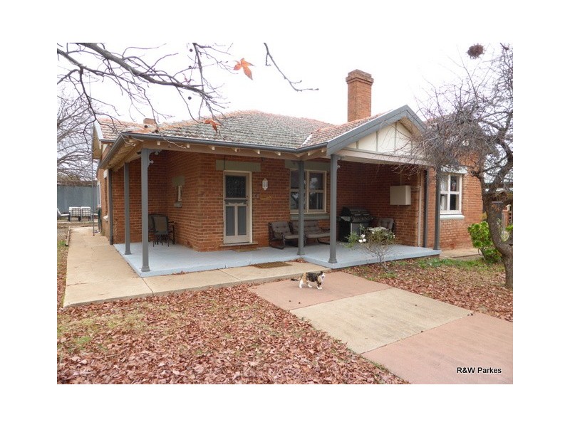 5 Cooke Street, Parkes NSW 2870