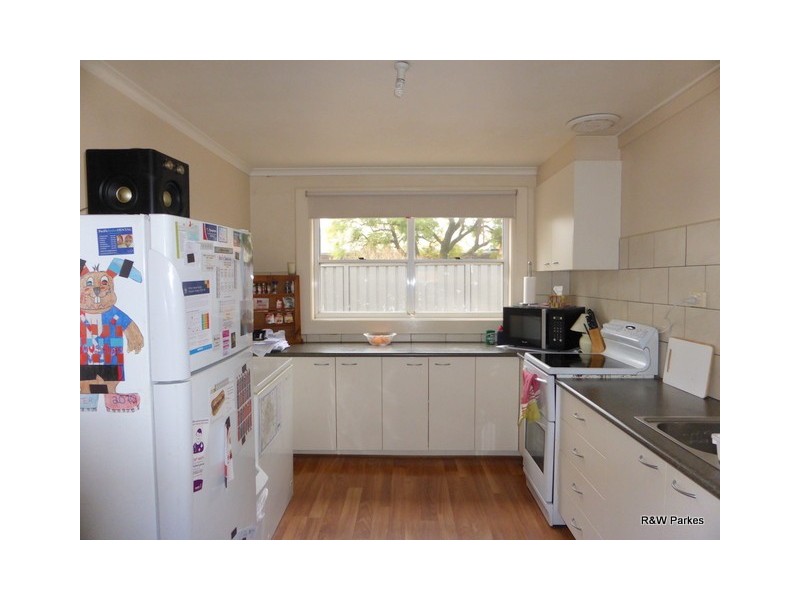 5 Cooke Street, Parkes NSW 2870