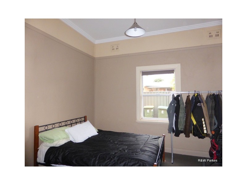 5 Cooke Street, Parkes NSW 2870