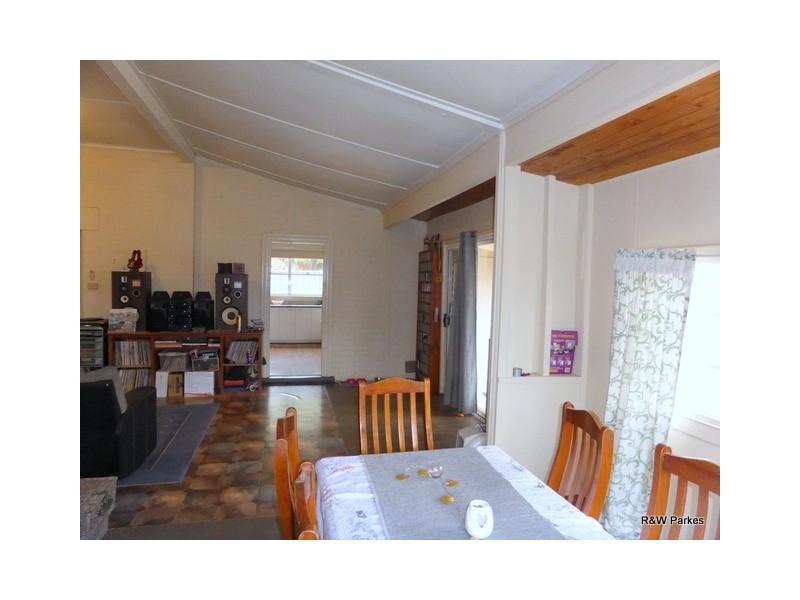 5 Cooke Street, Parkes NSW 2870